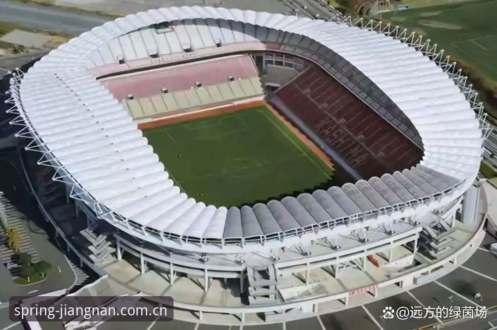 J1速度榜刷新：旧王退场，新秀加冕——2025赛季赛事数据里的逆袭密码